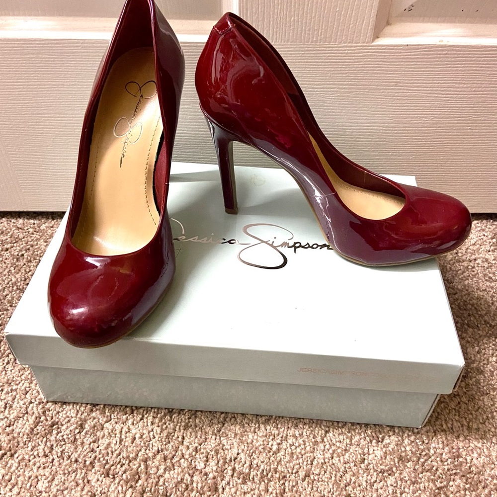 *NEW IN BOX* Jessica Simpson Ruby Patent “Calie” heels sz 7